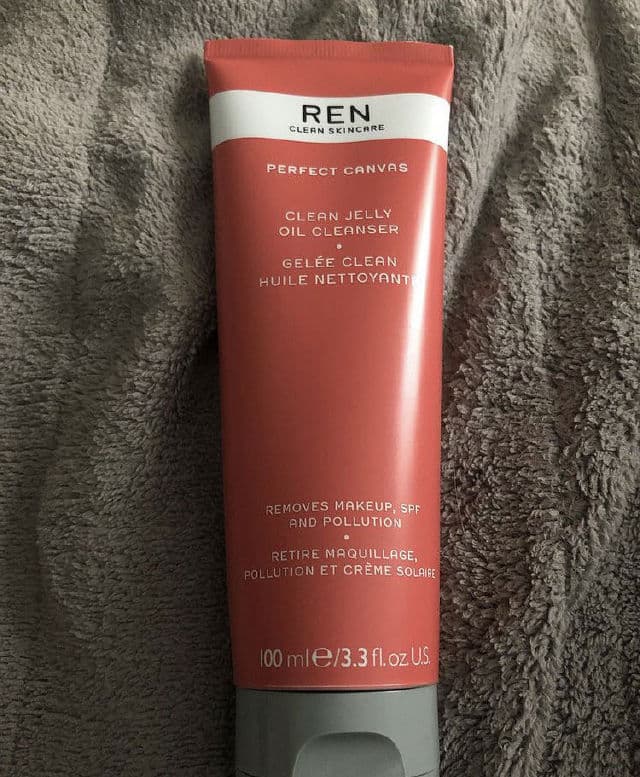 REN Clean Skincare Perfect Canvas Clean Jelly Oil Cleanser review photo by Pixiesnewlife