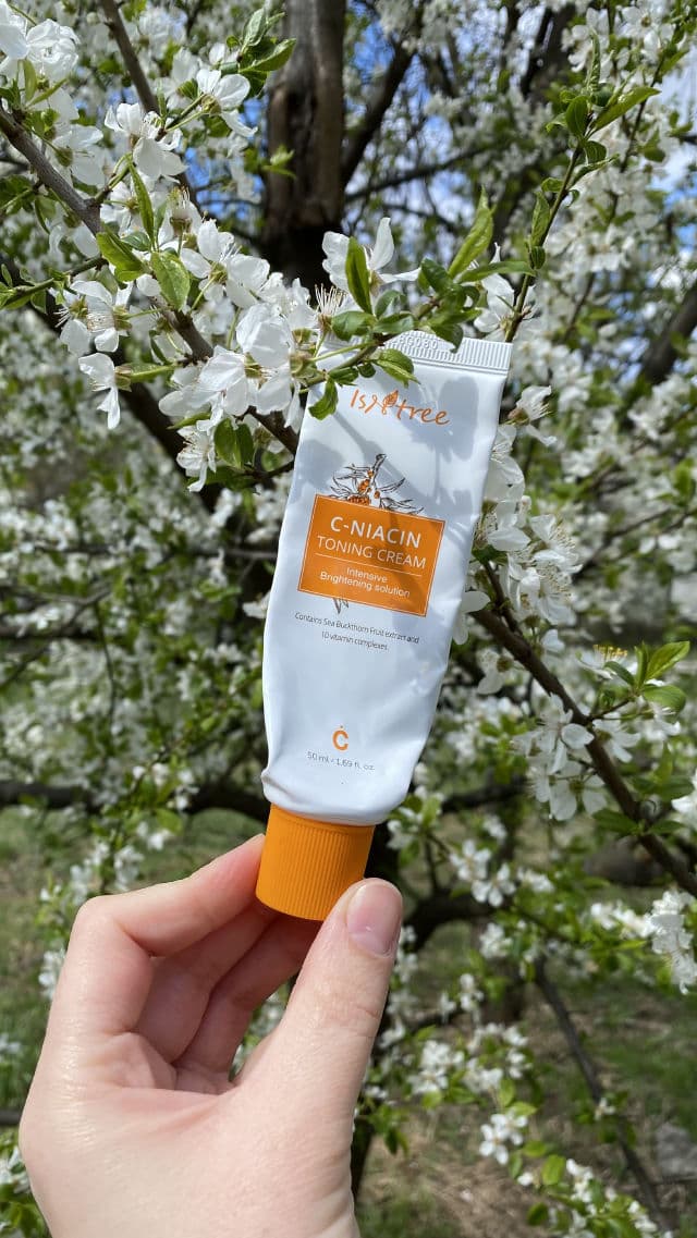 ISNTREE C-Niacin Toning Cream review photo by ohohbeauty