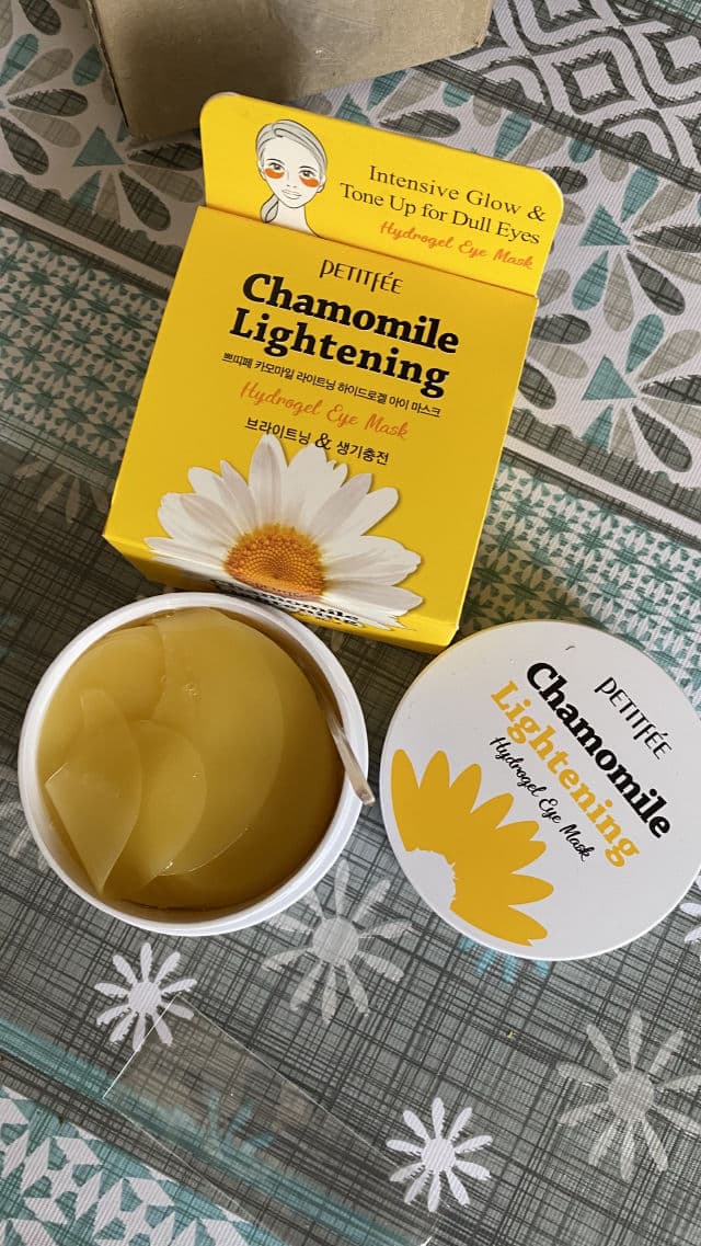 Petitfee Chamomile Lightening Hydrogel Eye Mask review photo by ohohbeauty