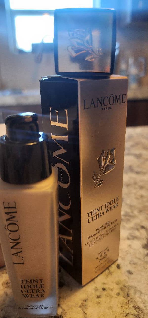 Lancome Teint Idole Ultra 24H Long Wear Foundation review photo by Rosie84