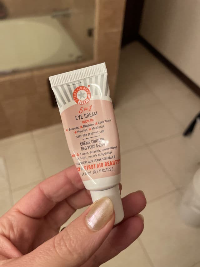 First Aid Beauty 5 in 1 Eye Cream review photo by TheEpistolarian