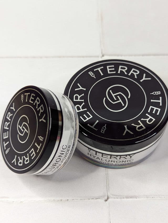 By Terry Hyaluronic Hydra-Powder review photo by AllyOlly