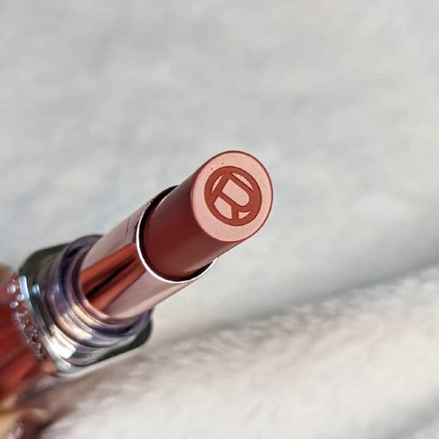 L'Oreal Paris Glow Paradise Balm-In Lipstick review photo by AllyOlly