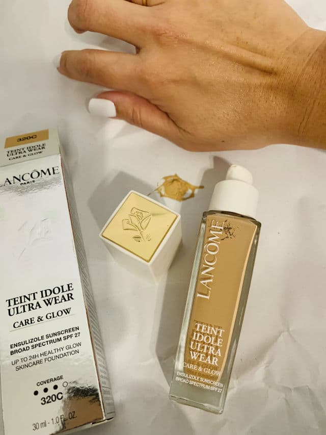 Lancome Teint Idole Ultra Wear Care & Glow Foundation review photo by AngieQuantas