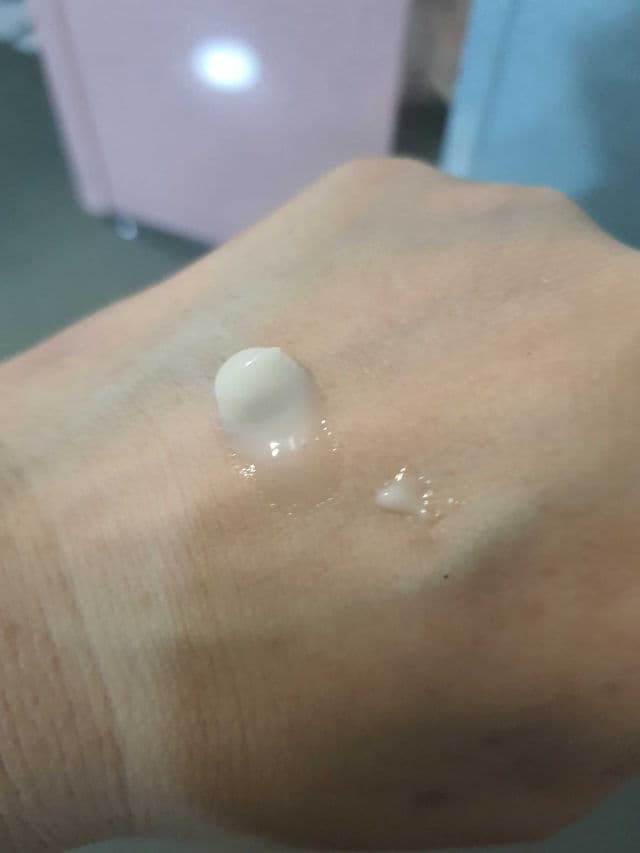 AHC Age Defense Real Eye Cream for Face review photo by ChristieX