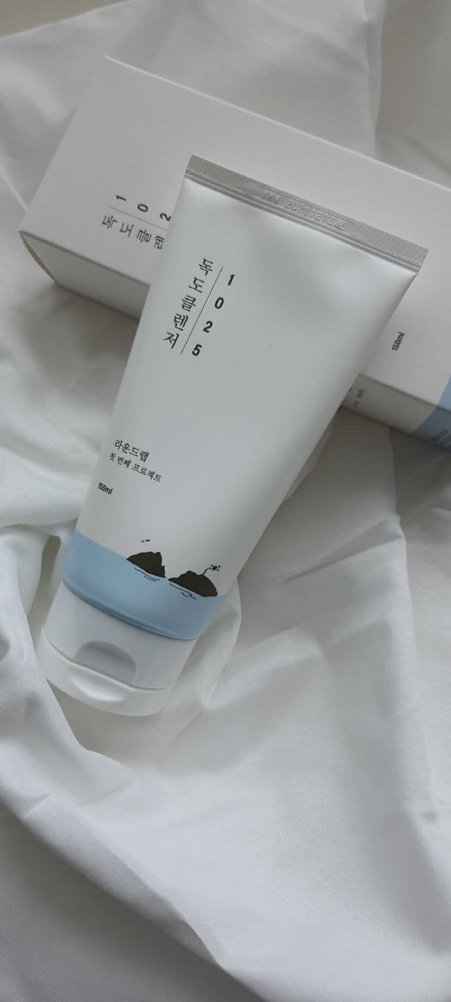 Round Lab 1025 Dokdo Cleanser review photo by ChristieX