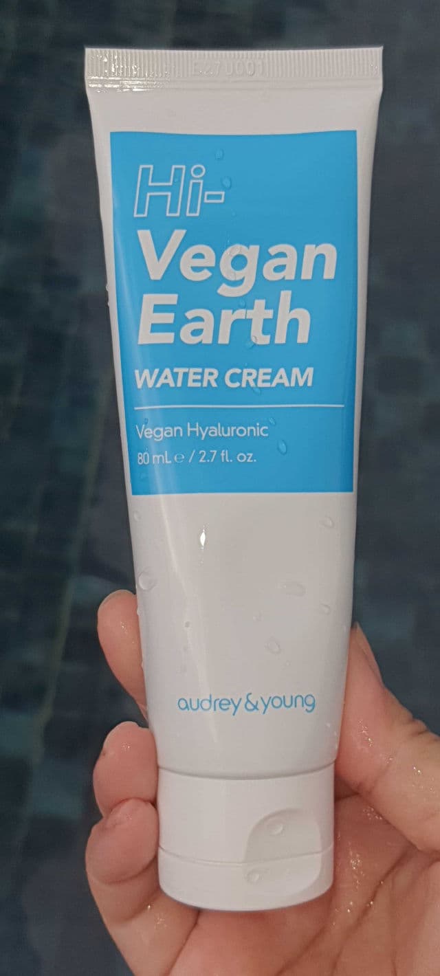 Audrey & Young Hi Vegan Earth Water Cream review photo by ChristieX