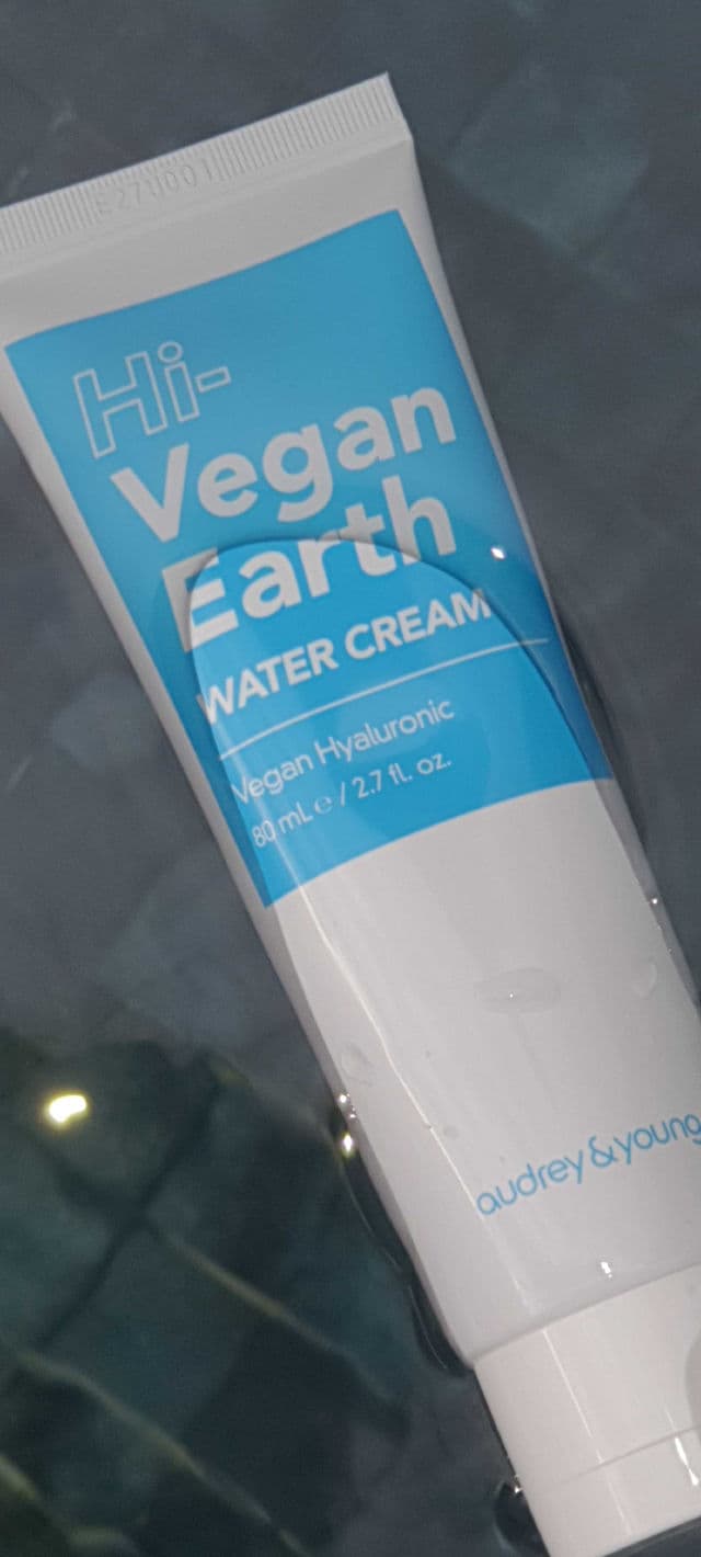 Audrey & Young Hi Vegan Earth Water Cream review photo by ChristieX