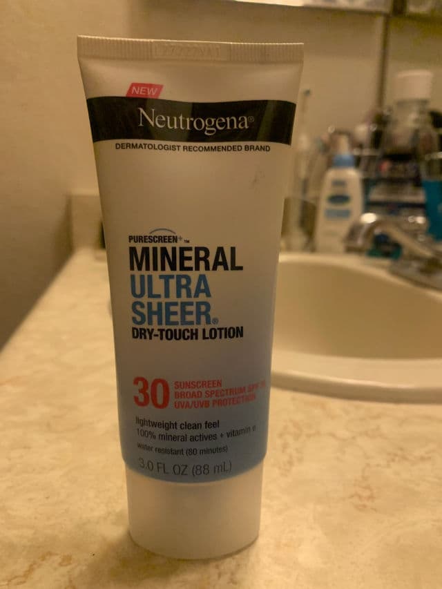Neutrogena Mineral Ultrasheer Dry-Touch SPF 30 Lotion review photo by csmall707