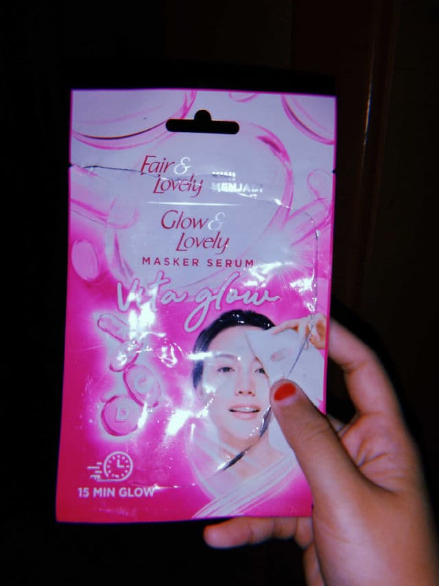 Fair & Lovely Vita Glow Serum Sheet Mask review photo by PickyUmmul
