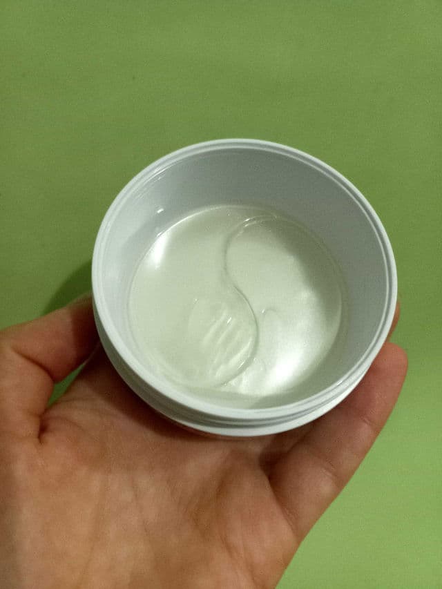 Mizon Pure Pearl Eye Gel Patch  review photo by valenshine