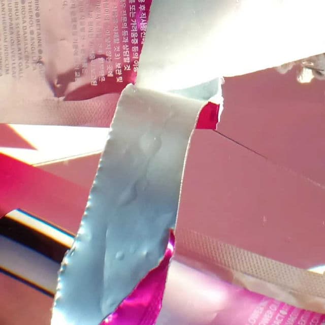 Isoi isoi Bulgarian Rose Blemish Care Mask 10 Sheets review photo by kikyisnaeni12