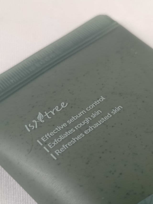 ISNTREE Mugwort Calming Clay Mask review photo by KatrinaBandolin