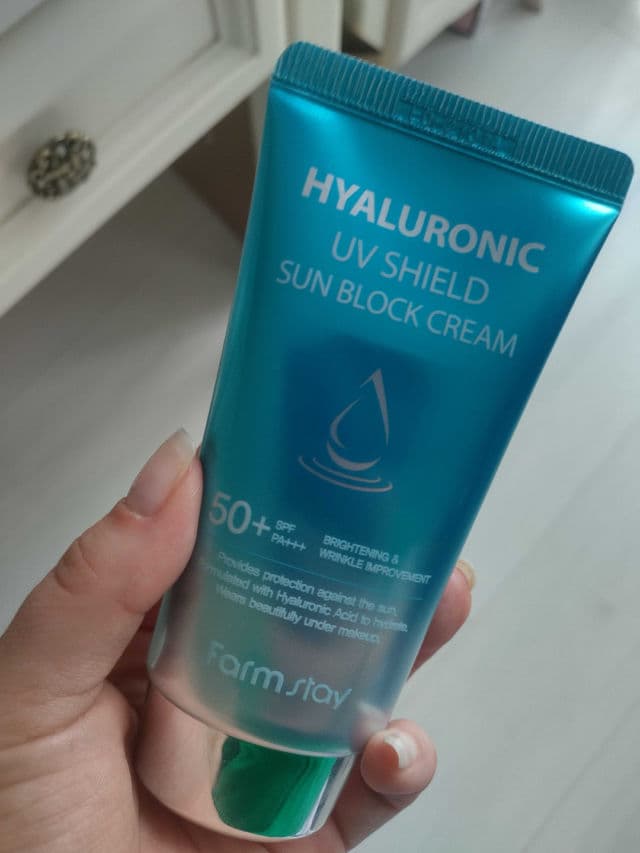 Farmstay Hyaluronic UV Shield Sun Block Cream SPF 50+ PA+++ review photo by VladaMakovetska