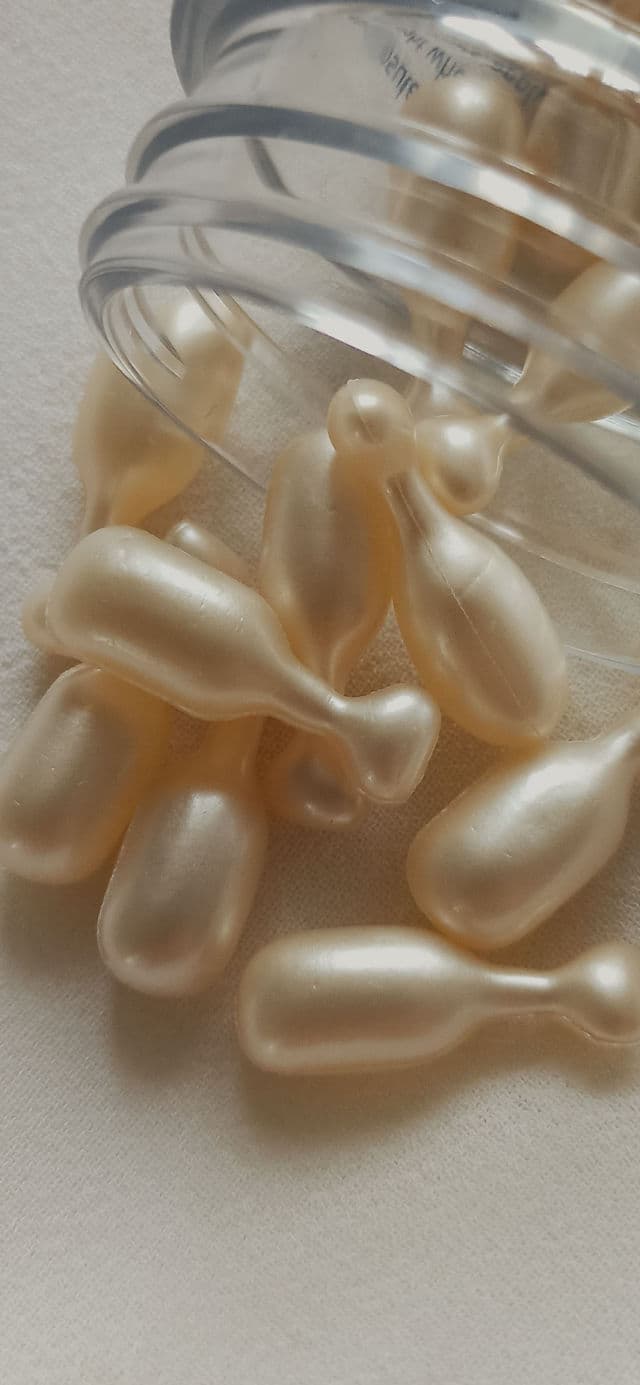 RoC Retinol Correxion Line Smoothing Night Serum Capsules review photo by cupfulofselfcare08