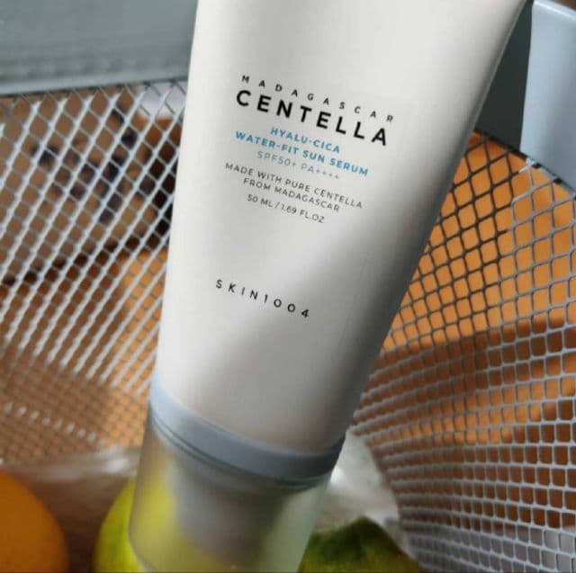 SKIN1004 Madagascar Centella Hyalu-Cica Water-Fit Sun Serum SPF50+ PA++++ review photo by Lesyao