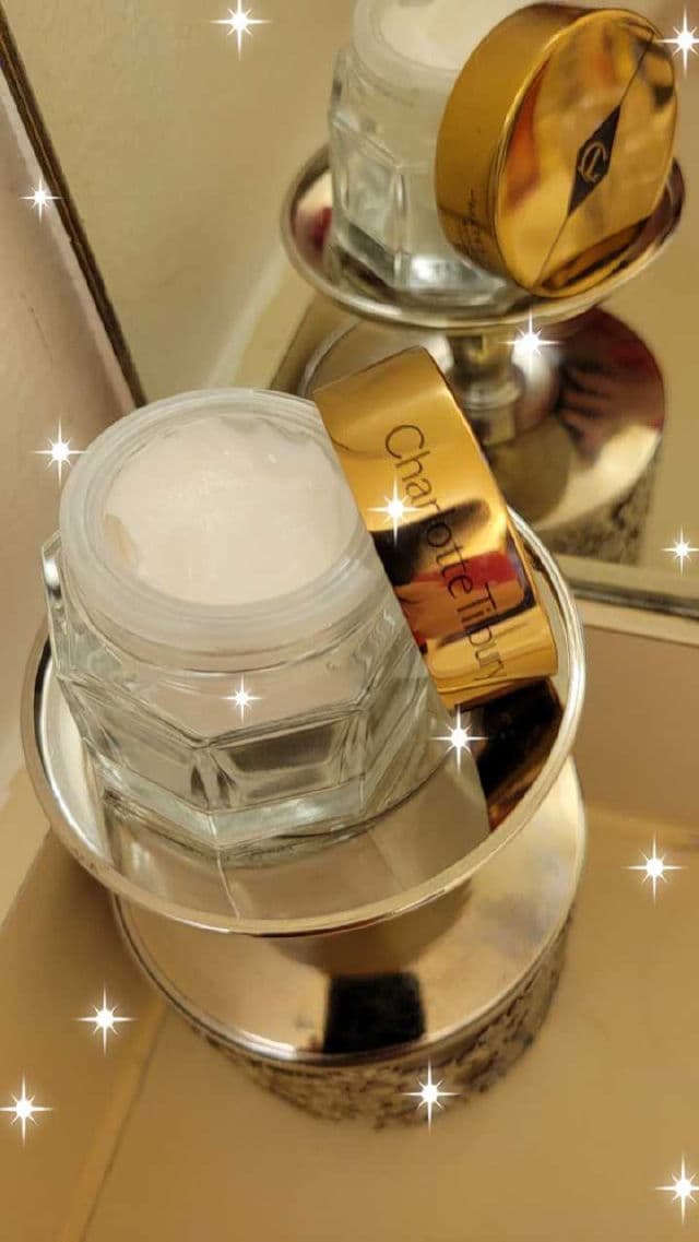 Charlotte Tilbury Charlotte's Magic Cream review photo by Nickers402