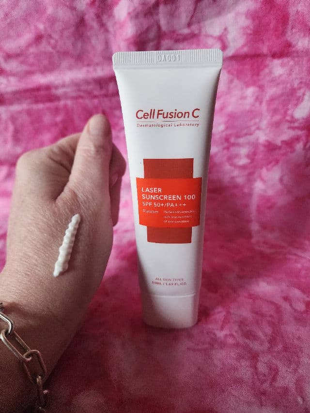 Laser Sunscreen 100 SPF50+/PA+++ product review