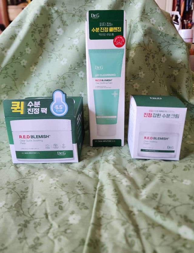 pH Cleansing Red Blemish Clear Soothing Foam product review