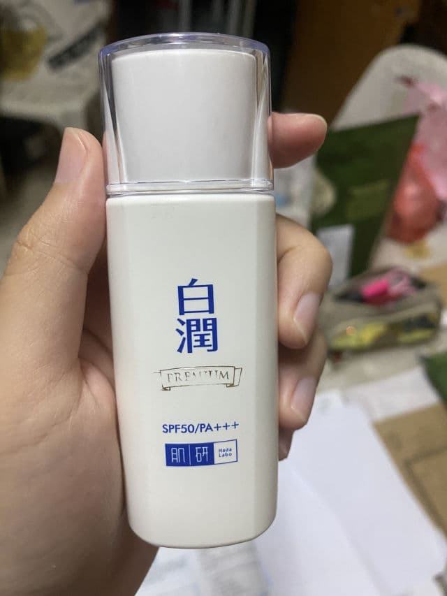 Hada Labo Premium Whitening UV (Moist) Sunscreen SPF 50 PA+++ review photo by sgeecakeeee