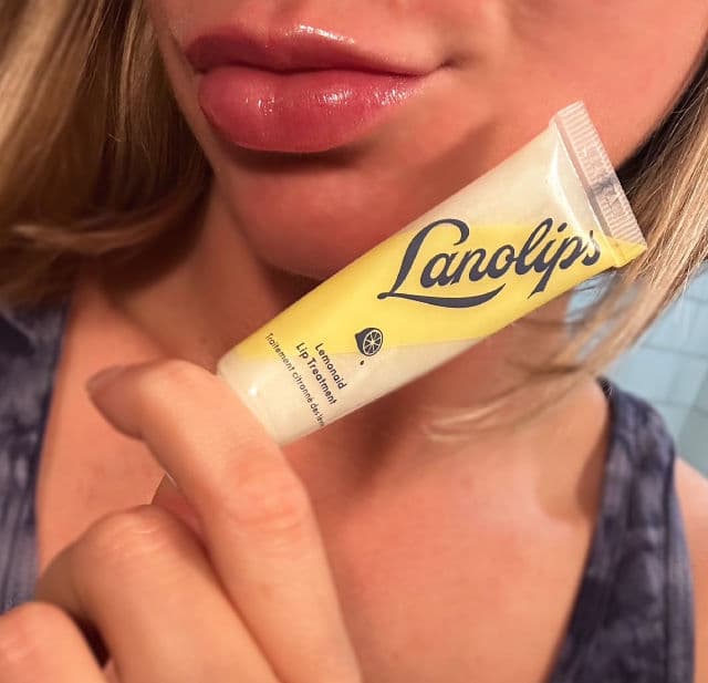 Lanolips Lemonaid Lanolin Lip Treatment review photo by daniellesheree