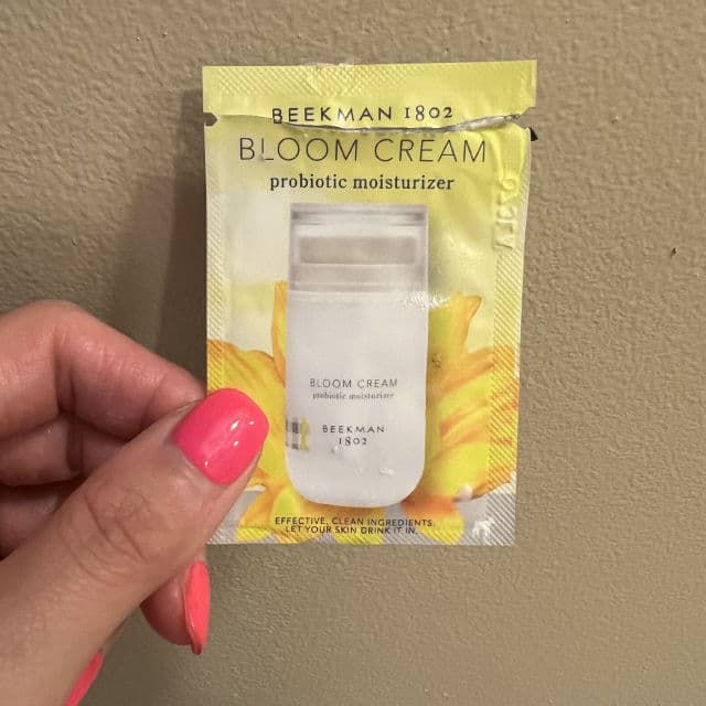 Beekman 1802 Bloom Cream Daily Probiotic Moisturizer review photo by daniellesheree