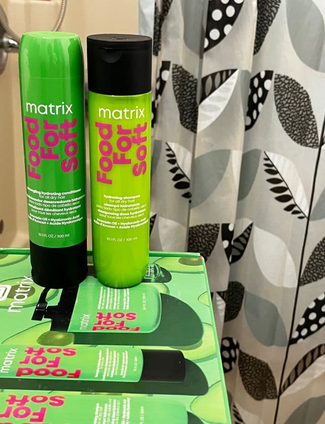 Matrix Food for Soft Detangling Hydrating Conditioner review photo by Jaysbeautylife