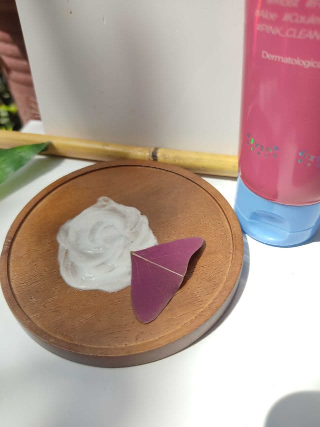 REYENA16 Soft Creamy Foam Cleanser review photo by Cristagen