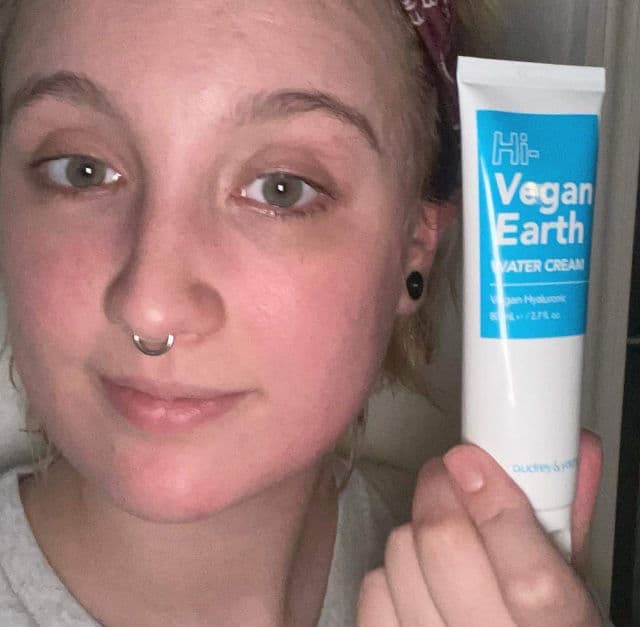 Audrey & Young Hi Vegan Earth Water Cream review photo by Thatonegirl