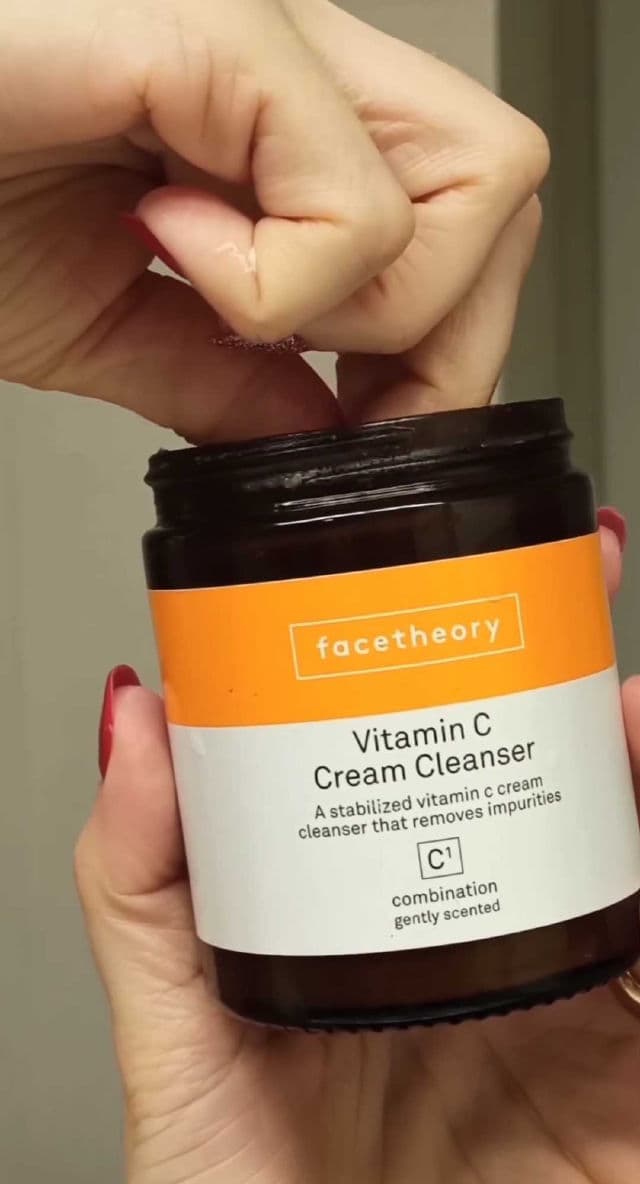 facetheory Vitamin C Cream Cleanser C1 review photo by realskincares