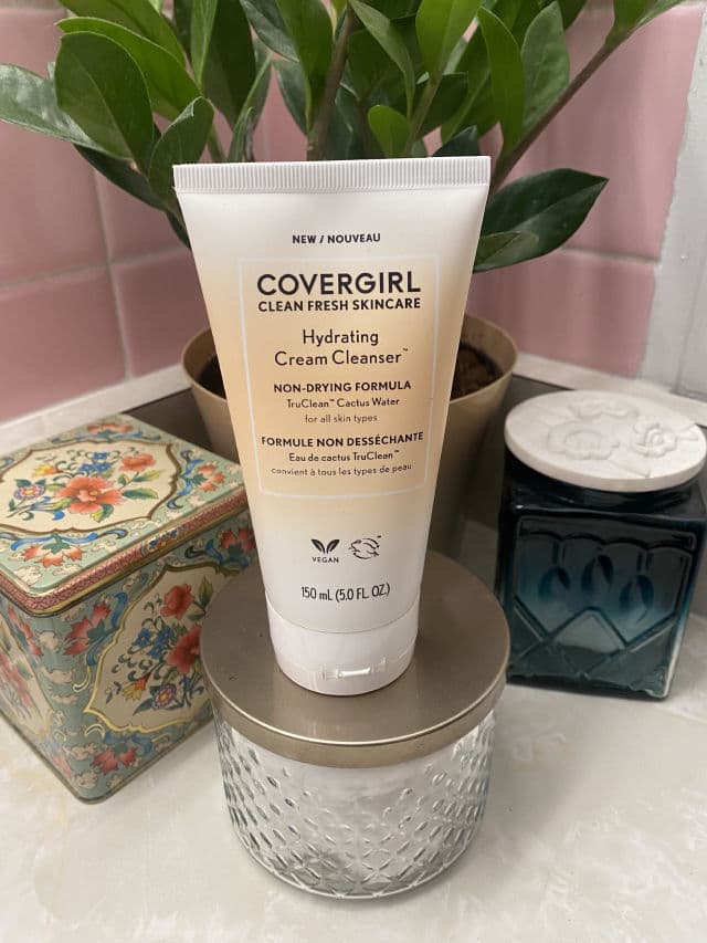 CoverGirl Clean Fresh Hydrating Cream Cleanser review photo by OpheliaCox13