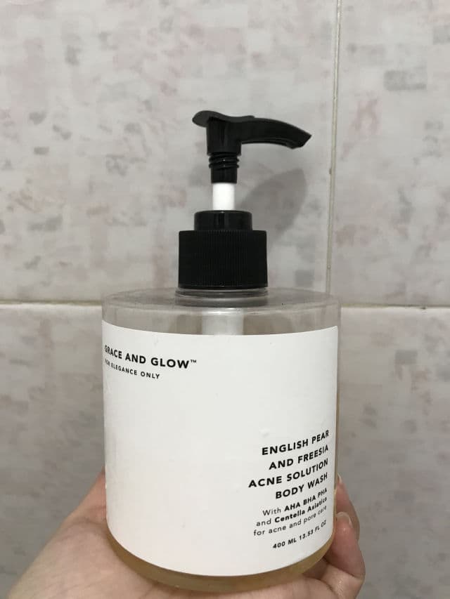 Grace and Glow English Pear and Freesia Acne Solution Body Wash review photo by adindamutiara
