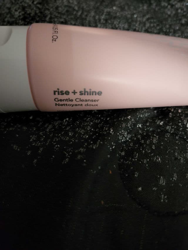 Saturday Skin Rise + Shine Gentle Cleanser review photo by xslowlyxbrokenx