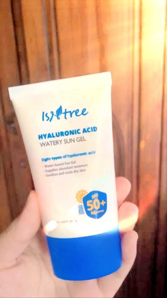 ISNTREE Hyaluronic Acid Watery Sun Gel SPF50+ PA++++ review photo by bunnybun