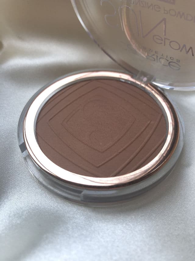 Catrice 030 Medium Bronze review photo by cositasdeaudrey 