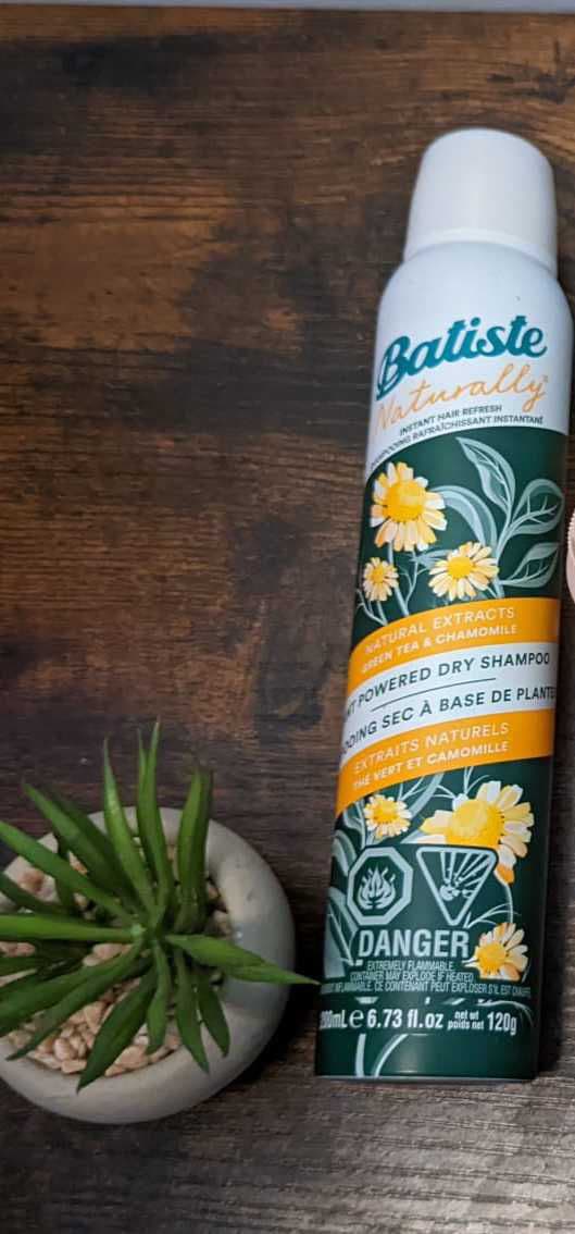 Batiste Lightly Scented Naturally Dry Shampoo - Green Tea & Chamomile review photo by Pickysushi