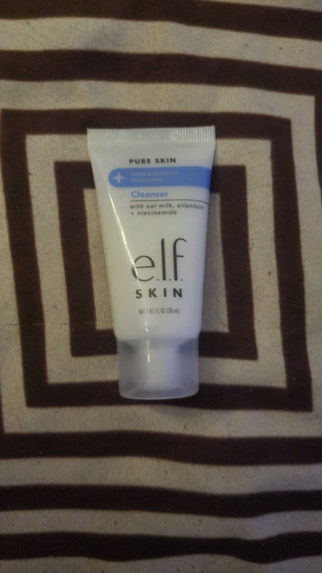 ELF Pure Skin Cleanser review photo by Pickysushi