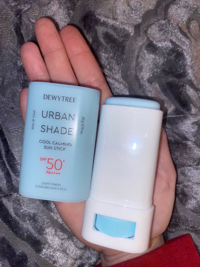 DEWYTREE Urban Shade Cool Calming Sun Stick SPF 50+ PA++++ review photo by turtlelover288