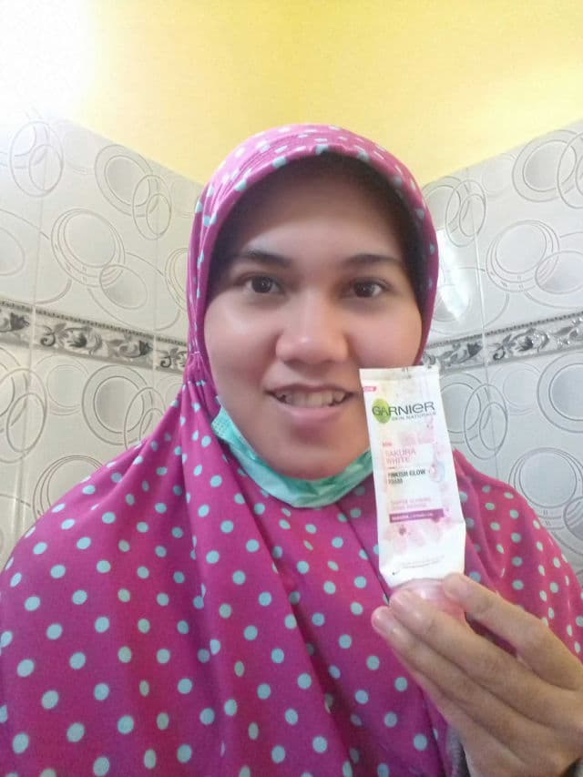 Sakura White Pinkish Radiance Gentle Foam product review