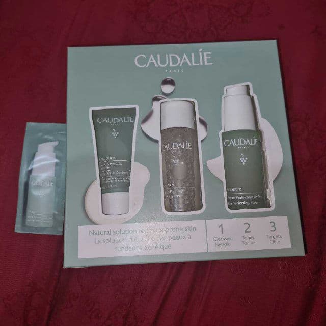 Caudalie Paris Vinopure Blemish Control Salicylic Serum review photo by Oktaviyanti