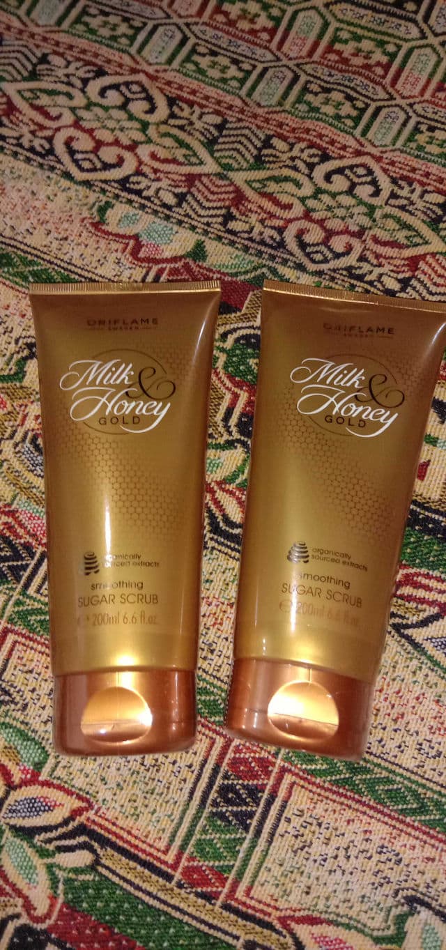 Oriflame Milk & Honey Gold Smoothing Sugar Scrub review photo by RubabbRouf