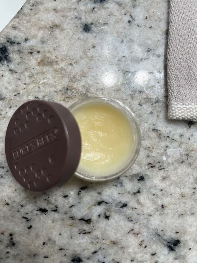 Burt's Bees Overnight Intensive Lip Treatment review photo by cryptidChris