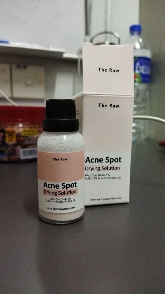 The Raw. Acne Spot Drying Solution review photo by gojeshani