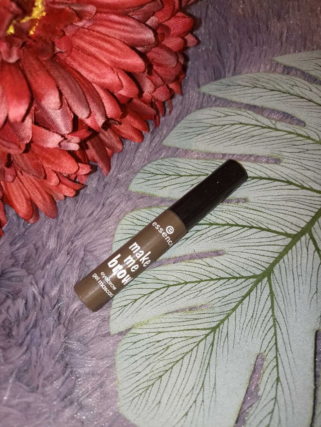 Essence Make Me Brow Eyebrow Gel Mascara review photo by Webmiscompritas