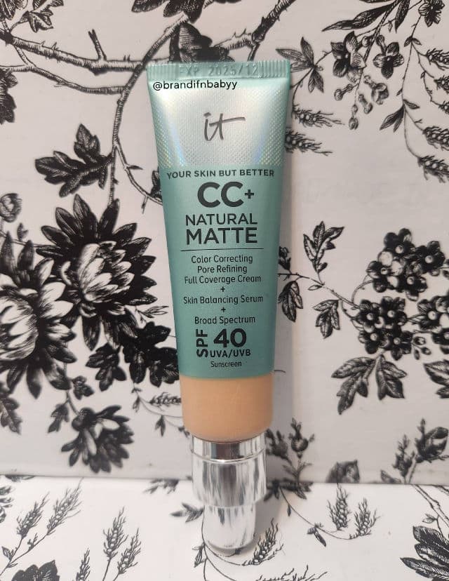 It Cosmetics CC+ Cream Oil-Free Matte with SPF 40 review photo by BrandiFnBabyy