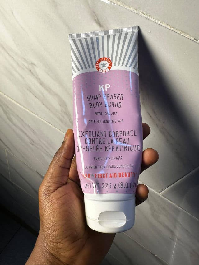 First Aid Beauty KP Bump Eraser Body Scrub review photo by thehempresshesed