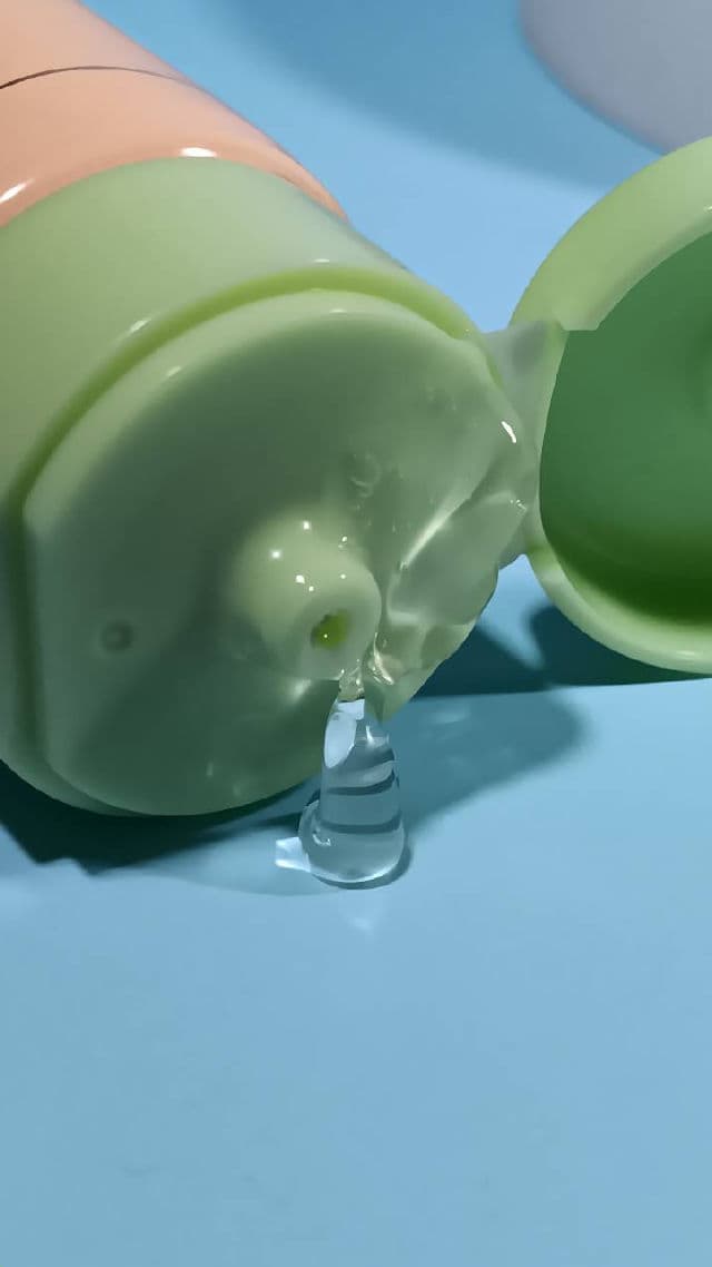 Pixi Glow Tonic Cleansing Gel review photo by lamamaishere
