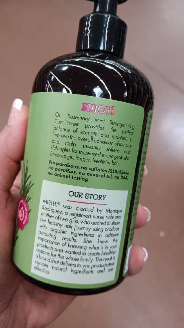 Mielle Organics Rosemary Mint Strengthening Conditioner review photo by lamamaishere