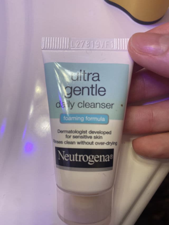 Neutrogena Ultra Gentle Daily Cleanser review photo by Spirled