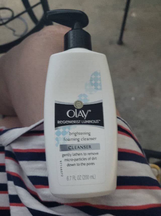Olay Regenerist Luminous Foaming Cleanser review photo by Alliekat76